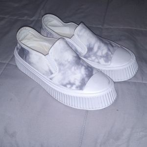 Platform sneakers